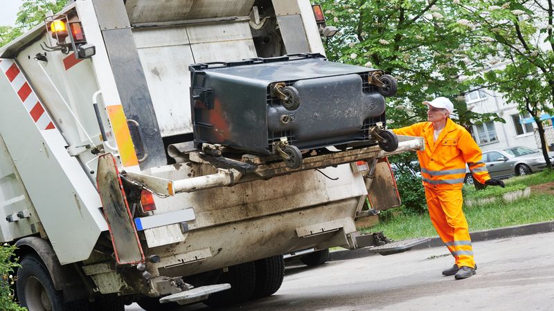 Simplify Cleanup with a 15 Yard Dumpster Rental in Dayton, OH