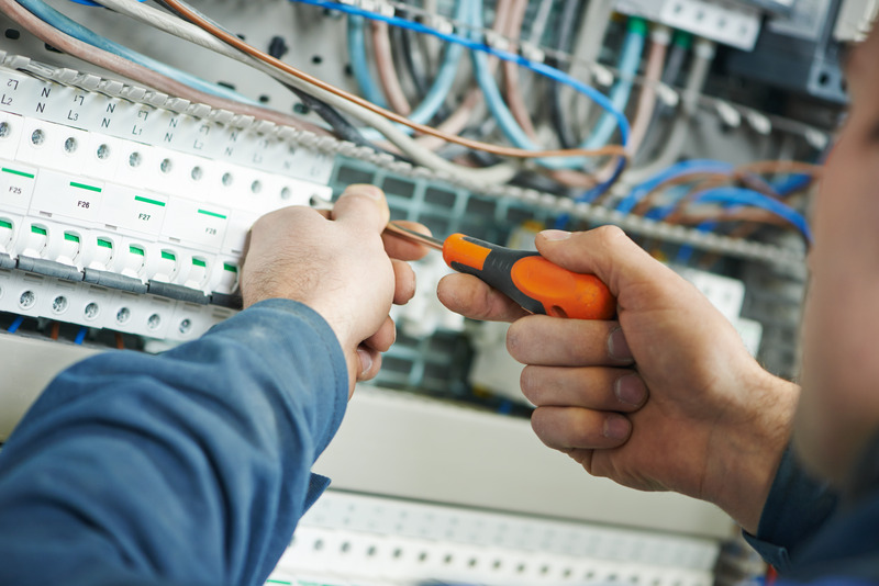 A Good Electrical Contractor in Chicago, IL, Can Accommodate All Types of Jobs